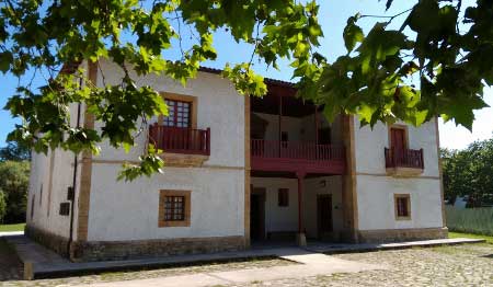 Museo de la gaita en el  Mus&eacute;u del Pueblu d&acute;Asturies de Gij&oacute;n.
